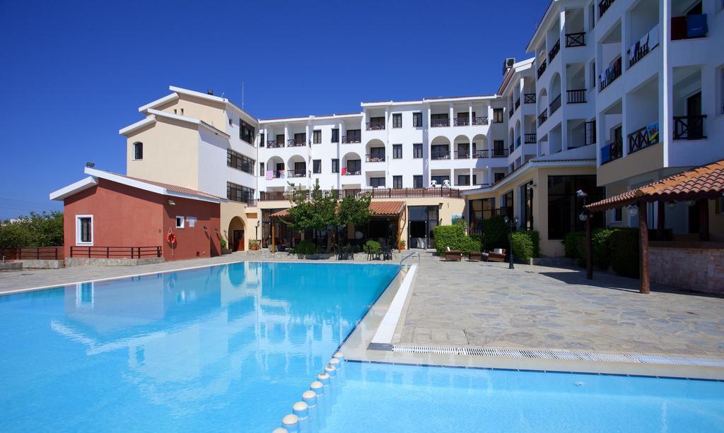 Episkopiana Hotel & Sport Resort Episkopi  Exteriör bild