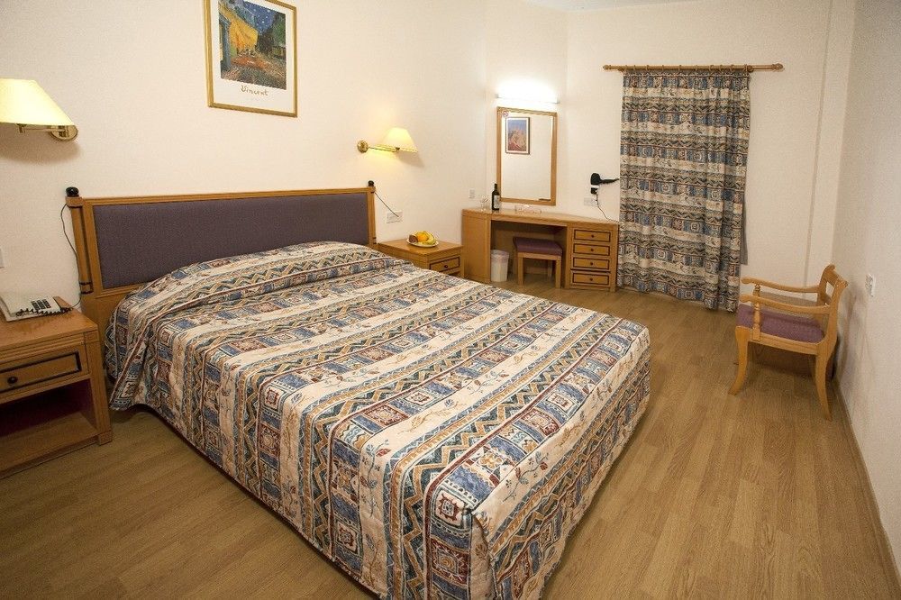 Episkopiana Hotel & Sport Resort Episkopi  Exteriör bild